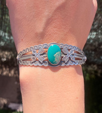 Vintage Fred Harvey Era Sterling Crossed Arrow Turquoise Bracelet - Additional view 4