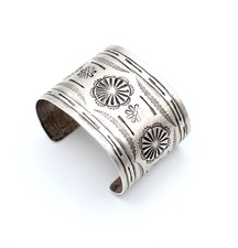 Native American Fred Harvey ERA wide floral stamped sterling cuff 85.99g