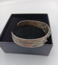Fred Harvey Era Navajo Sterling Silver Turquoise Arrows Stamped Cuff Bracelet - Additional view 2