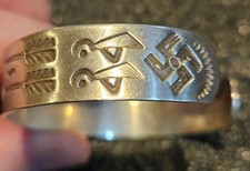 Early Antique Fred Harvey Era Navajo Sterling /Coin Silver Bracelet Whirling Log - Additional view 3