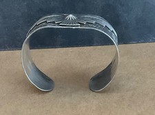 Vtg Hand Stamped WIDE NAVAJO CUFF sterling 36.3g Thunderbird Fred Harvey estate - Additional view 2