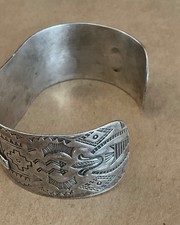 Vtg Hand Stamped WIDE NAVAJO CUFF sterling 36.3g Thunderbird Fred Harvey estate - Additional view 7