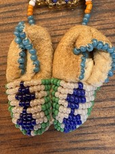Fred Harvey Era Navajo Miniature Beaded Leather Moccasins Souvenir Brooch READ - Additional view 2