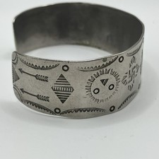 Vtg Fred Harvey era cuff bracelet, 1900 To 1940s, Nickel Silver Stamped, Navajo - Additional view 7