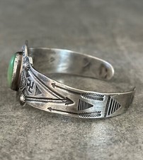 Old FRED HARVEY ERA Navajo Turquoise WHIRLING LOG REPOUSSE Sterling Bracelet - Additional view 4
