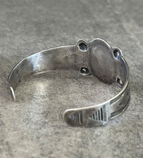 Old FRED HARVEY ERA Navajo Turquoise WHIRLING LOG REPOUSSE Sterling Bracelet - Additional view 8