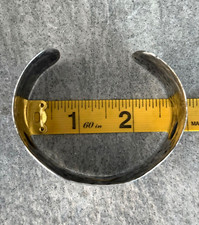 FRED HARVEY ERA WIDE Navajo WHIRLING LOG DEERS Repousse SILVER Bracelet 7-1/2