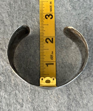 FRED HARVEY ERA WIDE Navajo WHIRLING LOG DEERS Repousse SILVER Bracelet 7-1/2