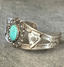 Vintage FRED HARVEY ERA Navajo Turquoise ARROWHEAD BIRDS SNAKE Sterling Bracelet - Additional view 2