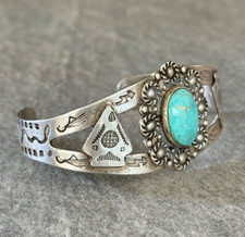 Vintage FRED HARVEY ERA Navajo Turquoise ARROWHEAD BIRDS SNAKE Sterling Bracelet - Additional view 3
