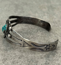 OLD FRED HARVEY ERA Navajo Turquoise flowers Stamped Sterling Bracelet 6.7 in - Additional view 5