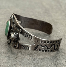 OLD FRED HARVEY ERA Navajo Turquoise RATTLESNAKE BUTTON Sterling Bracelet 6.75in - Additional view 5
