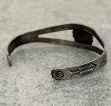 Vintage Fred Harvey Era Navajo Turquoise CACTUS BEAR TRACK Silver Bracelet 7 in - Additional view 6
