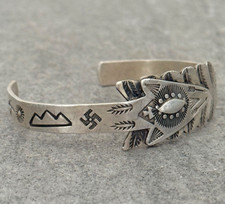 RARE Vintage FRED HARVEY Era Navajo ARROW SHAPED WHIRLING LOG Silver Bracelet 7