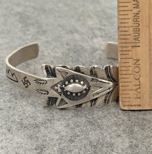 RARE Vintage FRED HARVEY Era Navajo ARROW SHAPED WHIRLING LOG Silver Bracelet 7