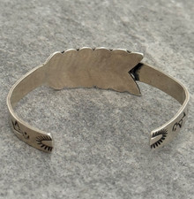 RARE Vintage FRED HARVEY Era Navajo ARROW SHAPED WHIRLING LOG Silver Bracelet 7