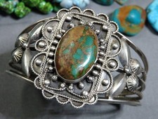 Fred Harvey Era NAVAJO Natural HACHITA TURQUOISE Repousse COIN Silver Bracelet