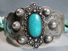 Harvey Era NAVAJO Blue Gem TURQUOISE Repousse Coin Silver THUNDERBIRD Bracelet - Additional view 1