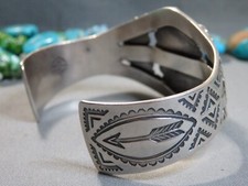 Fred HarveyEra NAVAJO Maisels Nevada TURQUOISE Sterling Silver 45g Cuff Bracelet - Additional view 8