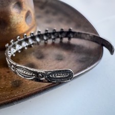 Fred Harvey Vintage Navajo Sterling Silver Cuff Bracelet Repousse 1940s 925 Cuff - Additional view 3