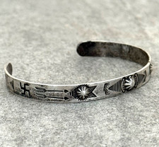 Vintage FRED HARVEY Era Navajo WHIRLING LOG Repousse/FLUTED Silver Bracelet 7 in - Additional view 6