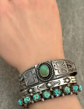 Vintage FRED HARVEY Era Navajo WHIRLING LOG Repousse/FLUTED Silver Bracelet 7 in - Additional view 7